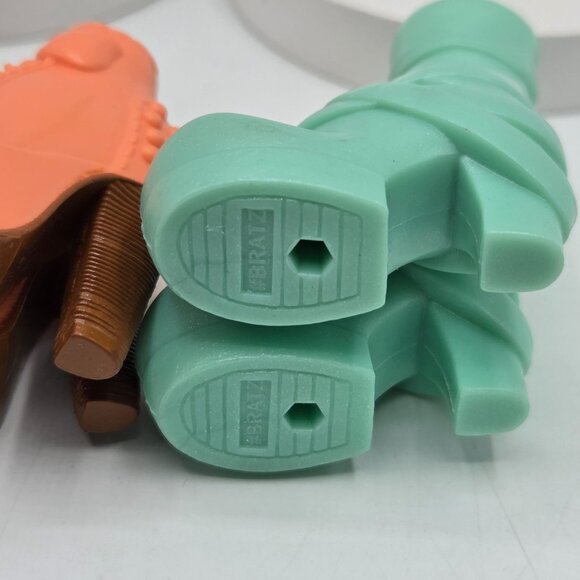 Bratz Doll Replacement Boots Set: Peach Platform Heels & Green Ankle Boots By MG - Picture 4 of 6